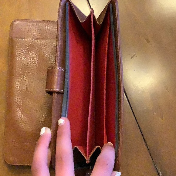 Dooney & Bourke wallet used many sections - Picture 7 of 10